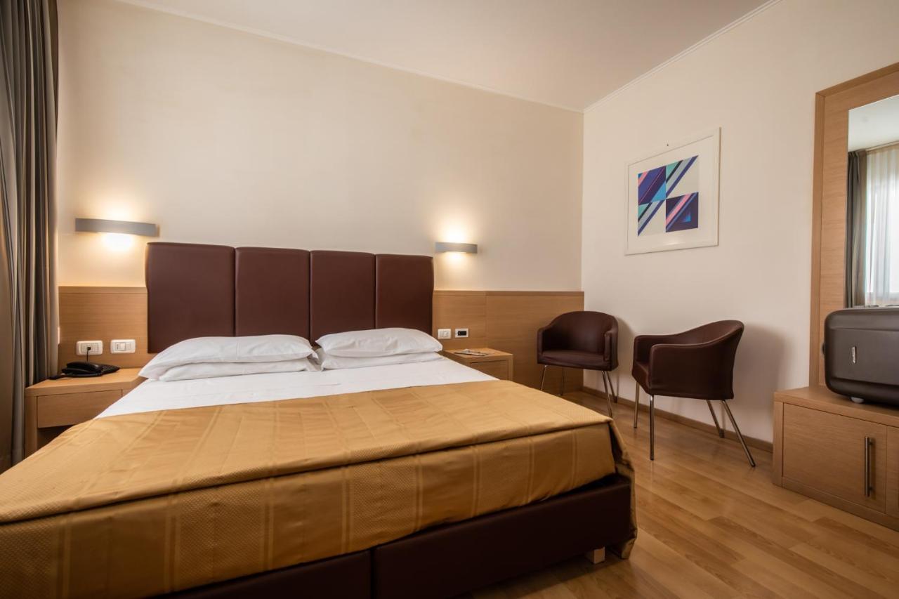 Hotel Centro Benessere Gardel Арта-Терме Экстерьер фото