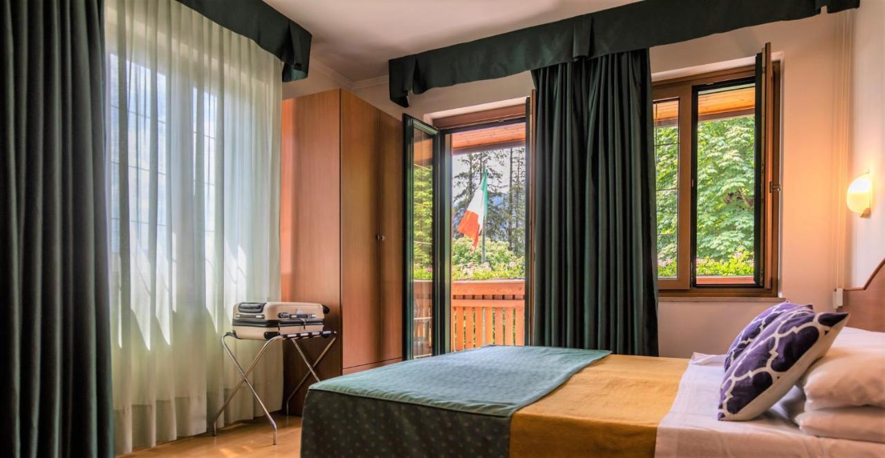 Hotel Centro Benessere Gardel Арта-Терме Экстерьер фото