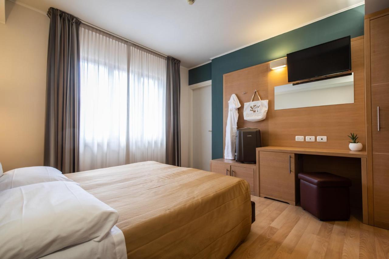 Hotel Centro Benessere Gardel Арта-Терме Экстерьер фото