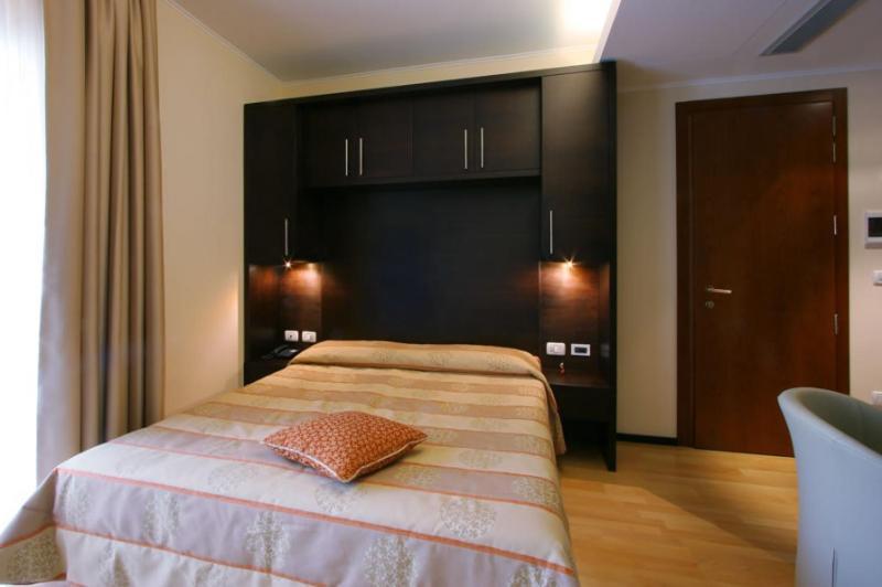Hotel Centro Benessere Gardel Арта-Терме Экстерьер фото