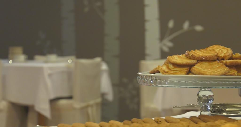 Hotel Centro Benessere Gardel Арта-Терме Экстерьер фото